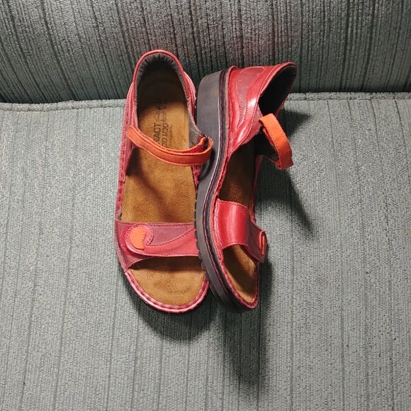 Naot 37 sandals. - Picture 3 of 5